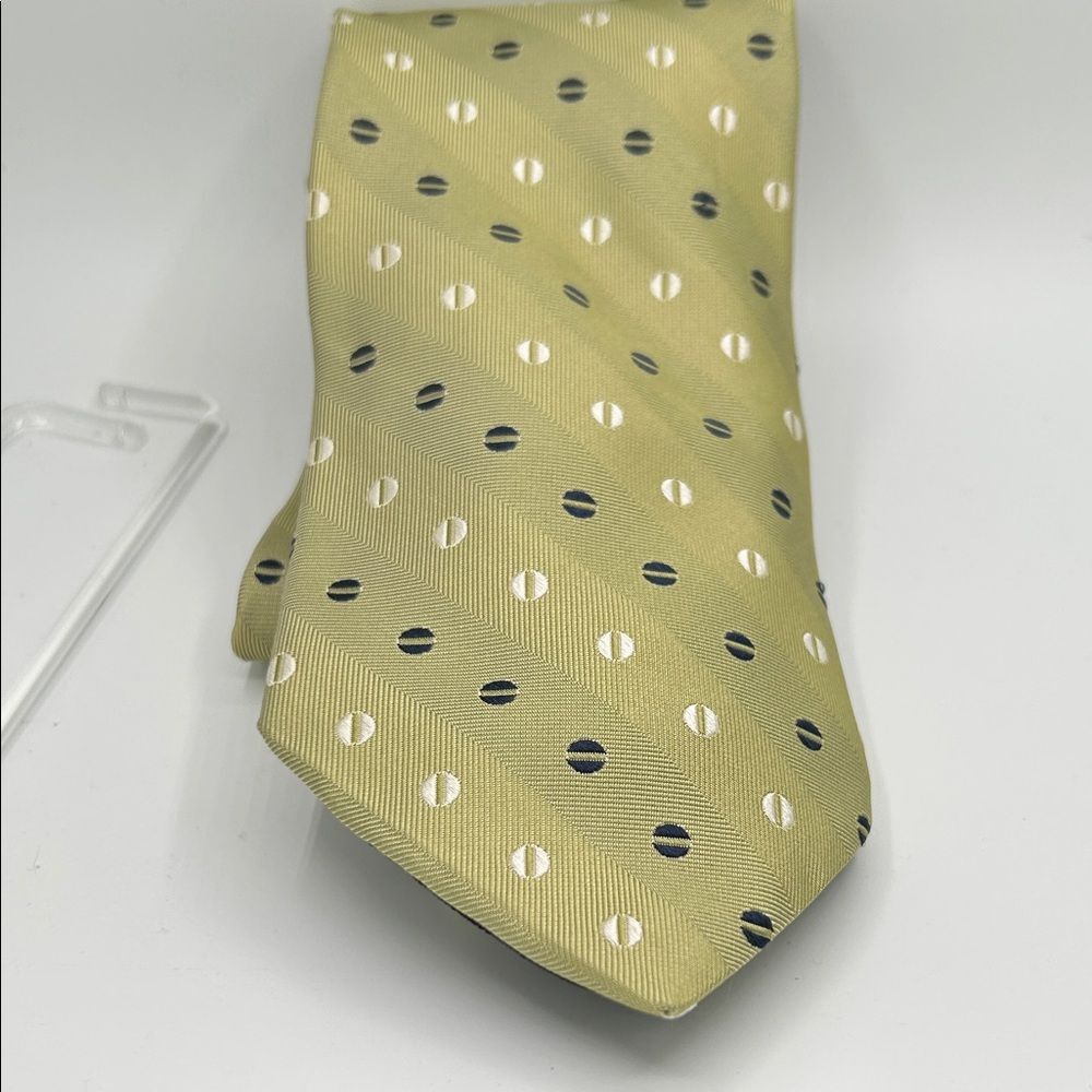 Ike Behar 100% Silk tie